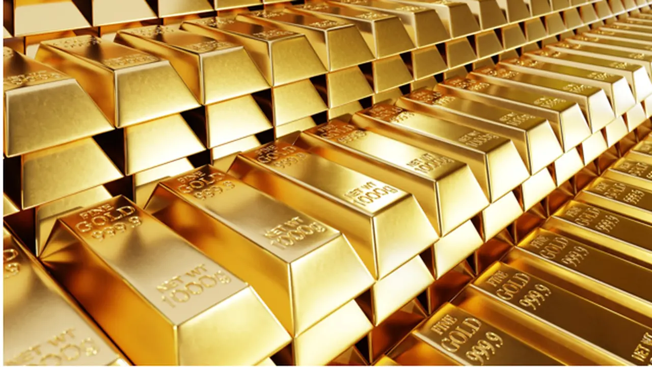 الذهب ينخفض دون 4000 دولار للمرة الأولى منذ عدة أشهر تحت ضغط الدولار القوي